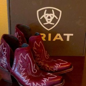 Ariat Booties!!